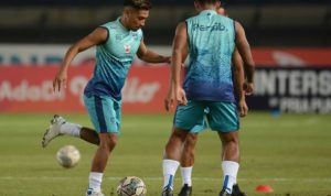 daisuke sato2 Persib Bandung embali menggelar latihan di Stadion Persib, Senin (4/7/2022) sore. Ini menjadi sesi latihan pertama setelah langkah Persib di Piala Presiden 2022 terhenti di perempat final. Foto: Persib Bandung.