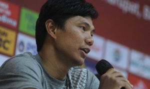 jupe Kapten Persib Bandung, Achmad Jufriyanto mengungkapkan penyesalannya tidak bisa membawa timnya melangkah ke semifinal Piala Presiden 2022. Foto: Persib Bandung.