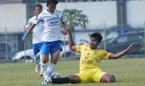 Persib Bandung meraih kemenangan 4-0 atas tim sepakbola Porprov Kota Bandung. Arsan Makarim mencetak brace dalam laga yang berlangsung di Stadion Persib, Rabu (13/7/2022) tersebut. Foto: Persib Bandung.
