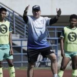 Pelatih Persib Bandung, Robert Rene Alberts mengungkapkan, timnya punya keinginan besar meraih kemenangan pada laga pertama Liga 1 2022/2023. Foto: Persib Bandung.