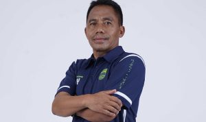 Pasca mundurnya Robert Rene Alberts dari kursi pelatih kepala Persib Bandung setelah desakan dari para Viking dan Bobotoh, manajemen resmi menunjuk Budiman sebagai pelatih interim. Foto: Persib Bandung.