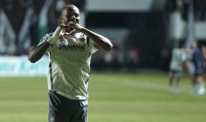 Misi Persib untuk meraup kemenangan tandang pertama berhasil. Bertanding di Stadion Maguwoharjo Sleman, Jumat (19/8/2022), Pangeran Biru mengalahkan tuan rumah PSS 1-0. Foto: Persib Bandung.