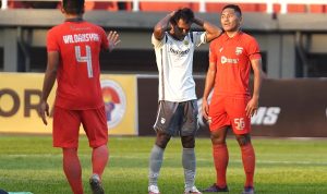 Persib Bandung terpaksa menelan kekalahan telak dari Borneo FC dengan skor 1-4 dalam lanjutan Liga 1 di Stadion Segiri, Samarinda, Minggu (7/8/2022). Foto: Persib Bandung.