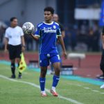 Bek kiri Persib Bandung, David Kevin Wato Rumakiek bersyukur atas kesempatan bermain yang didapatkan ketika melawan Barito Putera pada pekan ke-10 Liga 1 2022/2023 di Stadion Gelora Bandung Lautan Api, Jumat (16/9/2022) lalu. Foto: Persib Bandung.