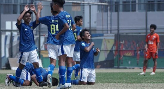 Sempat tertinggal, Persib Bandung akhirnya keluar sebagai pemenang atas Borneo FC pada pertandingan lanjutan Grup A Elite Pro Academy PSSI U-16 di Jakarta, Sabtu (24/9/2022). Foto: Persib Bandung.