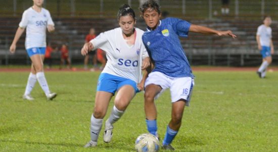 Akademi Persib Putri harus mengakui keunggulan LCS 1-3 pada pertandingan lanjutan WFC 2022 di Stadion Bedok, Singapura, Rabu (19/10/2022) malam. Foto: Persib Bandung.