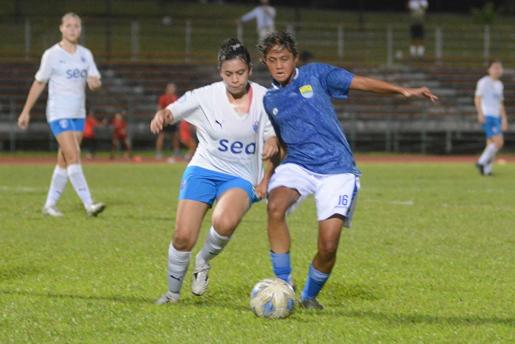 akademi_persib_putri_lcs_pandu Akademi Persib Putri harus mengakui keunggulan LCS 1-3 pada pertandingan lanjutan WFC 2022 di Stadion Bedok, Singapura, Rabu (19/10/2022) malam. Foto: Persib Bandung.