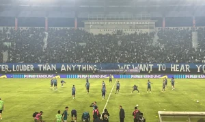 66508dac0f781-suasana-bobotoh-memberikan-dukungan-ke-persib-bandung_1265_711