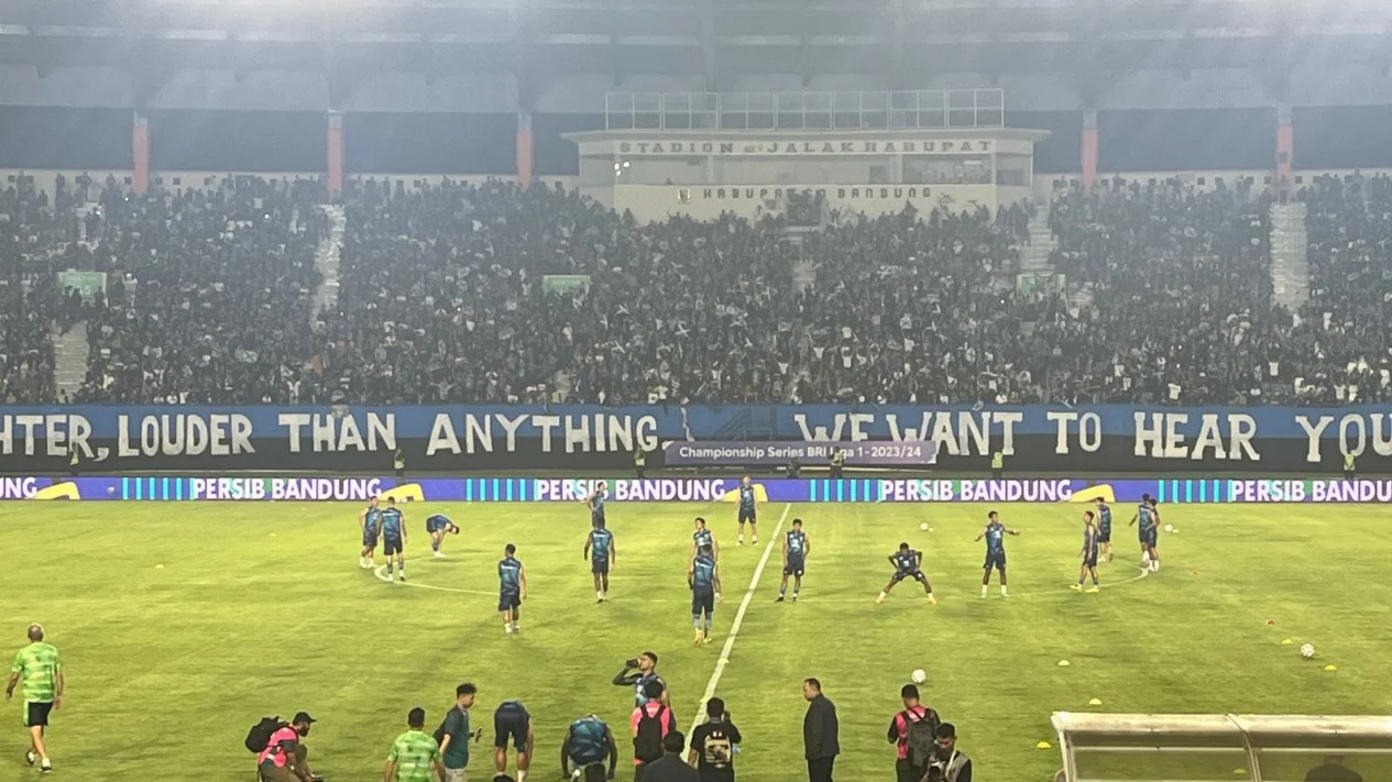 66508dac0f781-suasana-bobotoh-memberikan-dukungan-ke-persib-bandung_1265_711