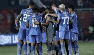 84b23_persib untung