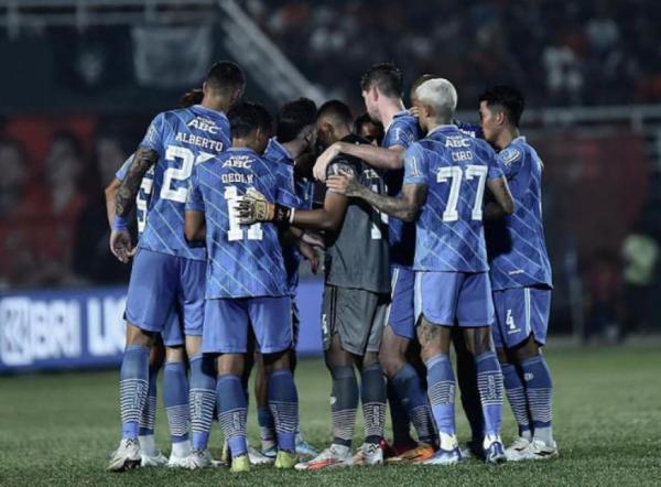 84b23_persib untung