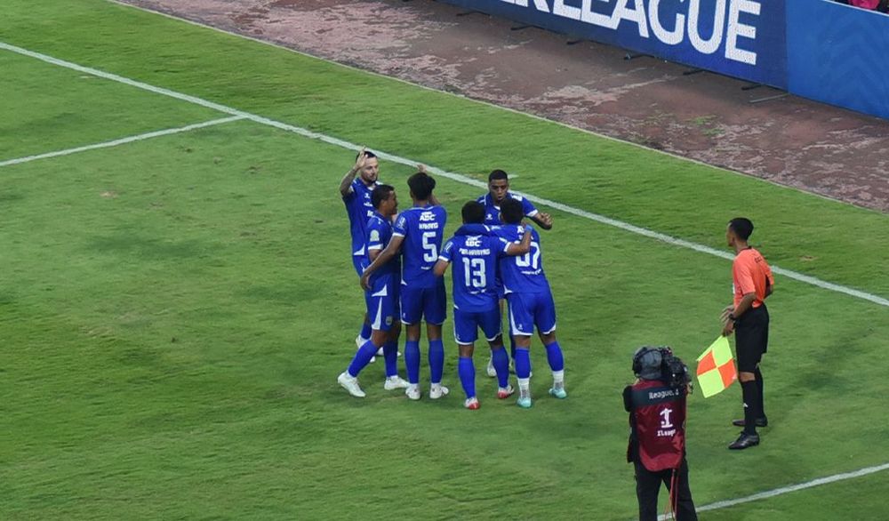 Persib 2-0 Semen Padang